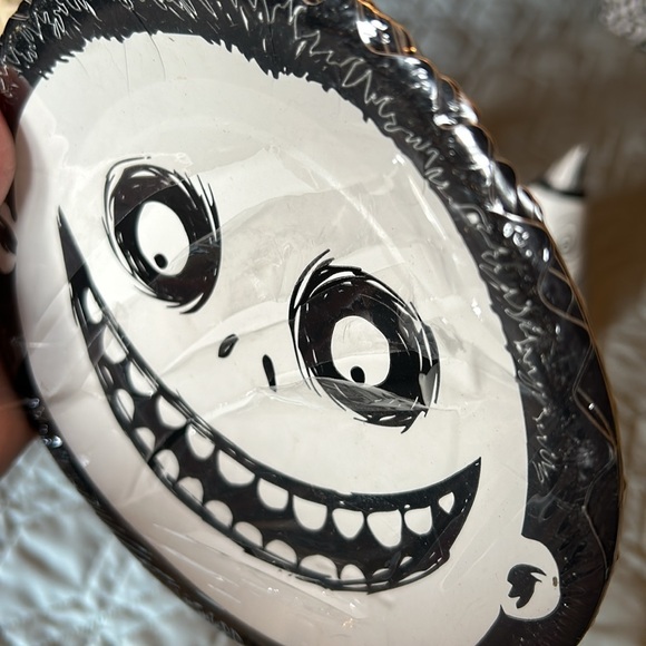 NWT, Nightmare before Xmas, RARE 16 Party plates and 4 hats. Halloween time 🎃🎃 - Picture 6 of 7